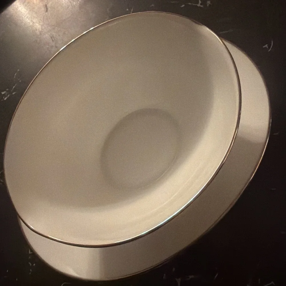 Noritake GEORGIAN 6440 Gravy Sauce Boat w Attached Under Plate White Flowers